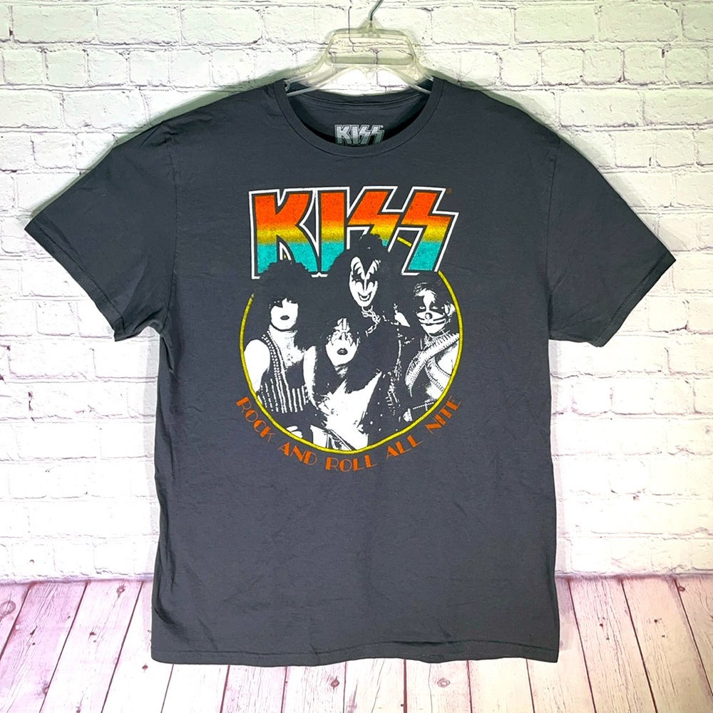 KIZZ Men's Gray Short Sleeve Graph Tee. Size: X-Large